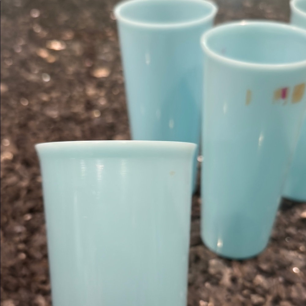 Tupperware 16oz Tupperware Set - Picture 3 of 4
